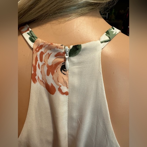 Disney Summer dress, off white+floral, back zip, tie waist, ruffled, lined. - Picture 4 of 12